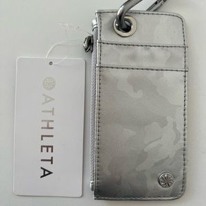Athleta Coffee Run Wallet 2.0 in Silver